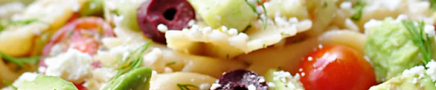 <b>Tomato Cucumber Pasta Salad with Avocado</b>